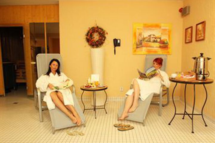 Spa 33 of 39