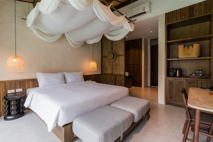 Room 2 of 20