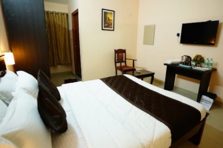 Room 2 of 9