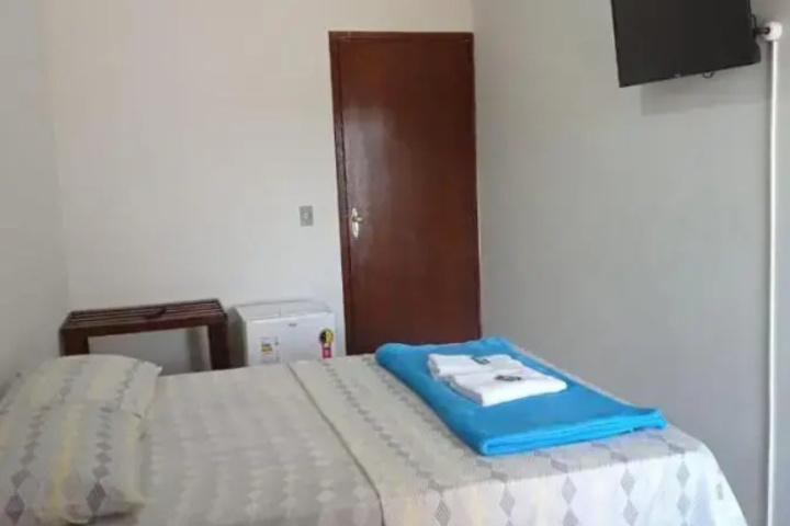 Room 2 of 6