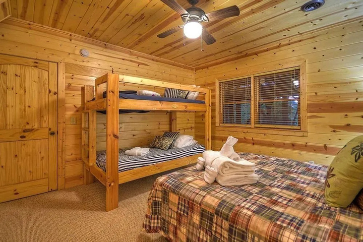 Room 4 of 15