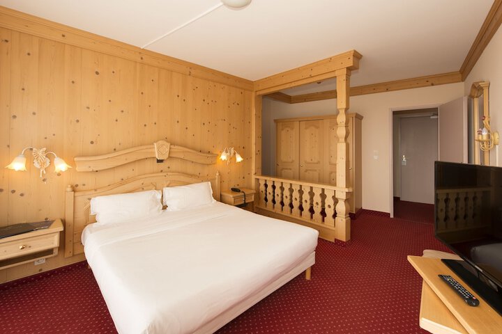 Room 6 of 51