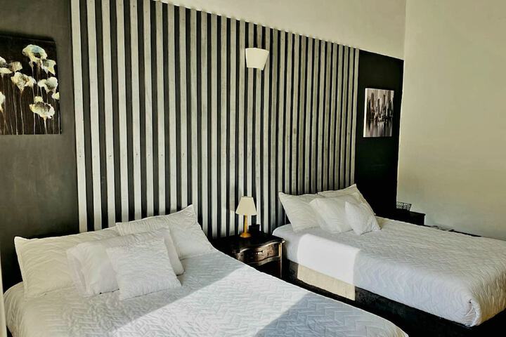 Room 4 of 111