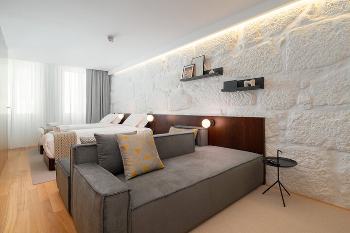 Room 47 of 72