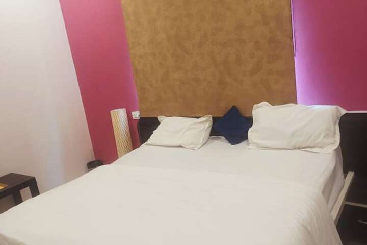 Room 7 of 33