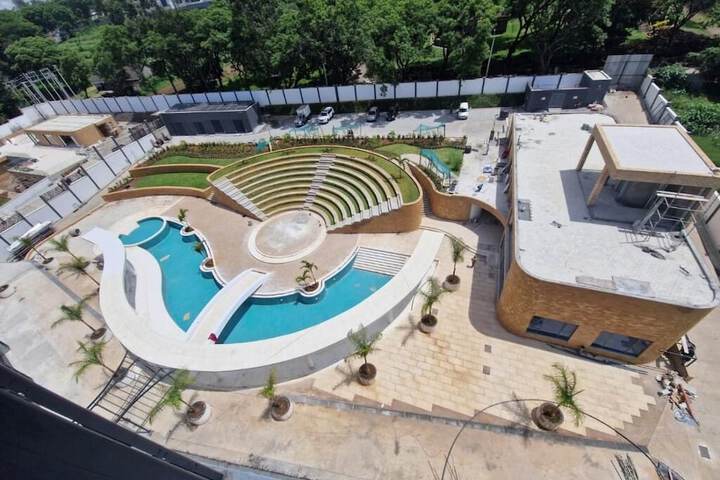 Pool 15 of 29