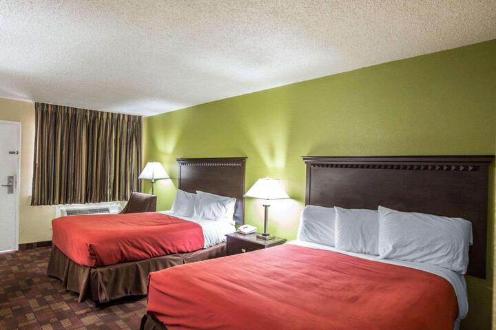 2 Double Beds (5 of 6)