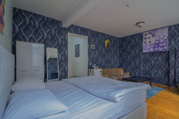 Room 65 of 99