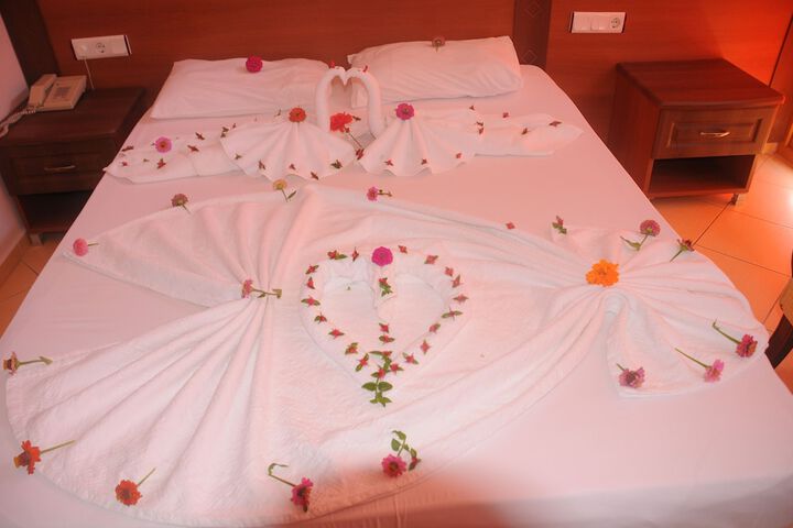 Room 5 of 32