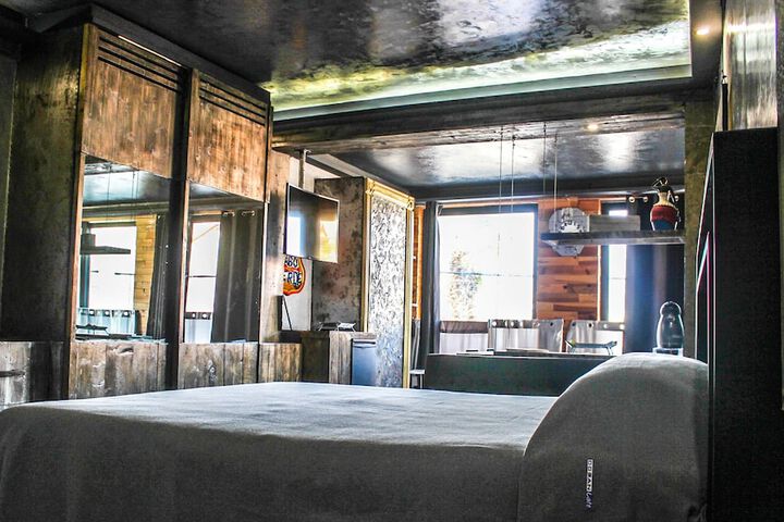 Room 52 of 231
