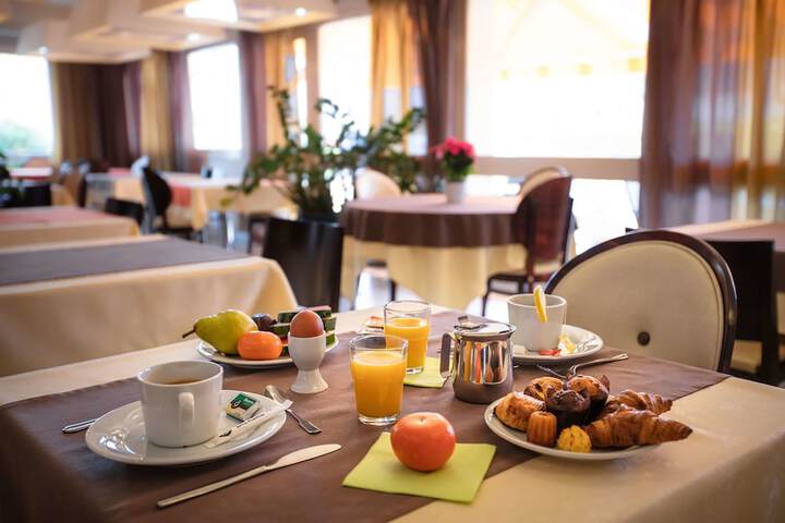 Breakfast area