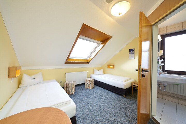 Room 18 of 38