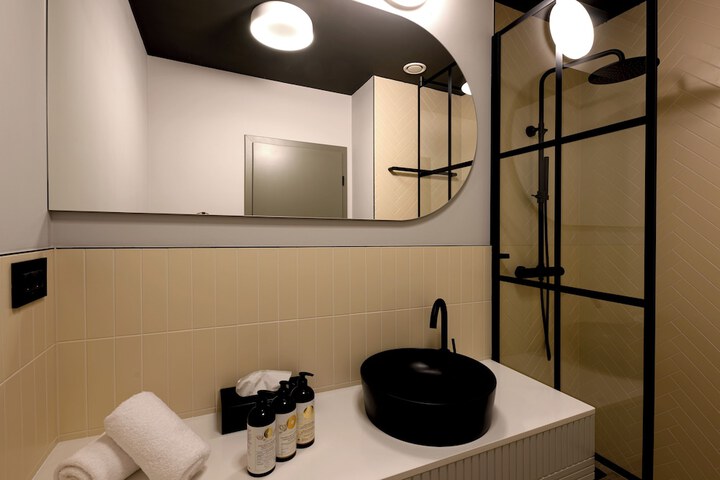 Room 17 of 20