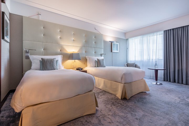 Room 74 of 211