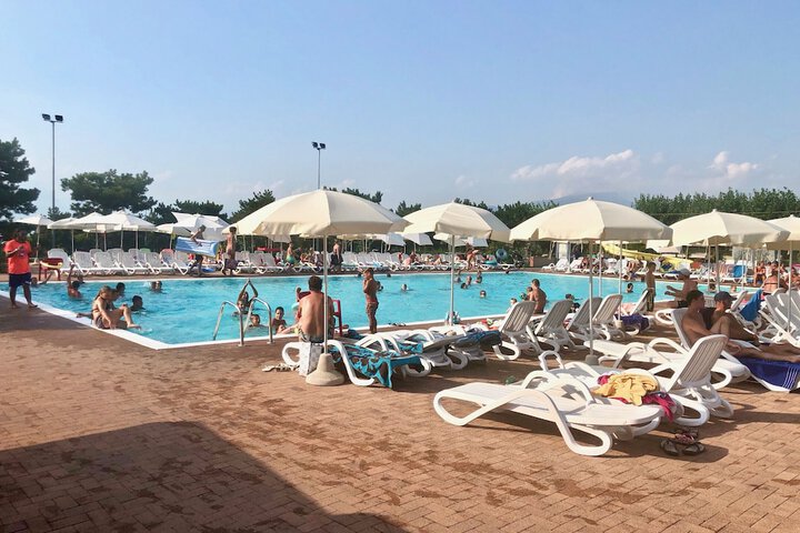 Pool 20 of 25