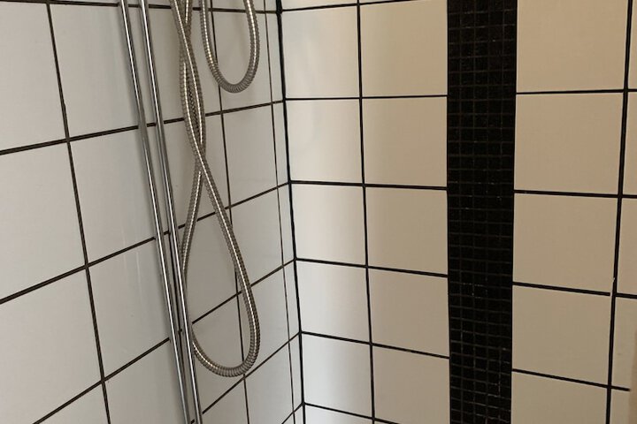 Room 52 of 112