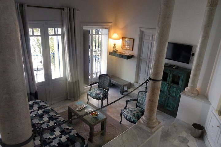 Room 7 of 65