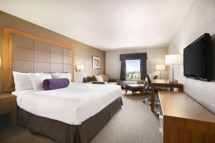 Room 4 of 110