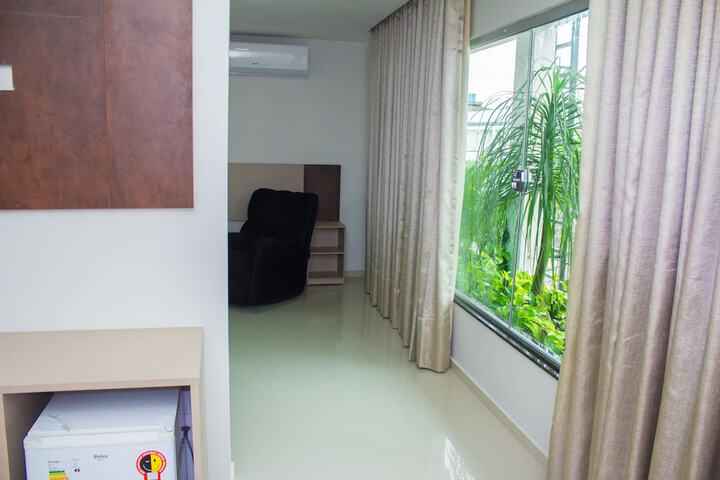 Room 10 of 34