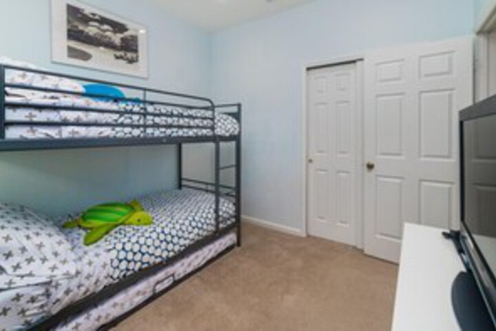 Room 26 of 32