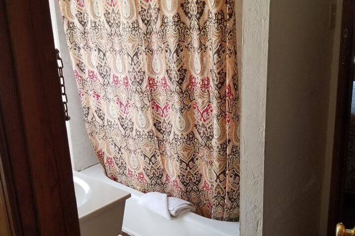 Room 105 of 149
