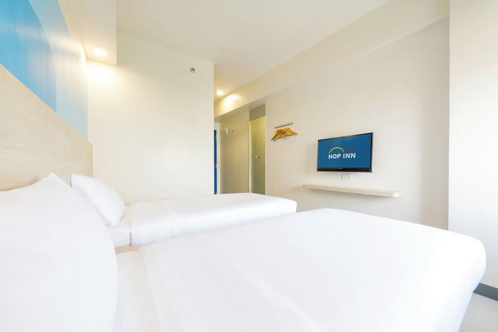 Room 8 of 22