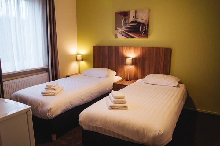 Room 12 of 45