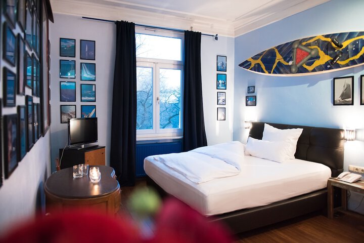 Room 25 of 59