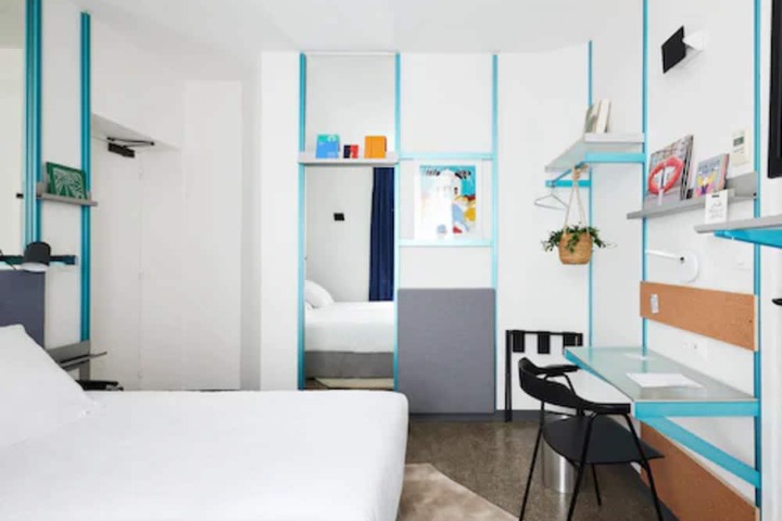 Room 15 of 50