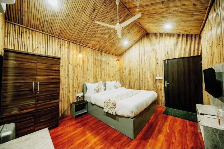 Room 3 of 15