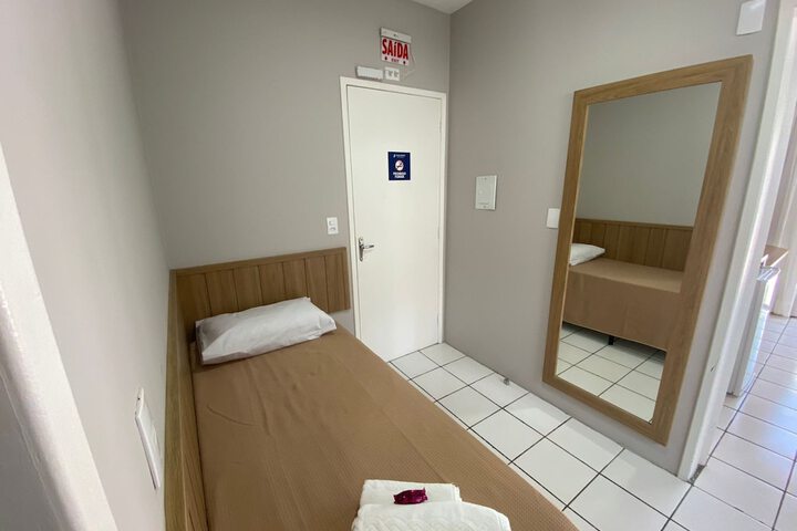 Room 50 of 102