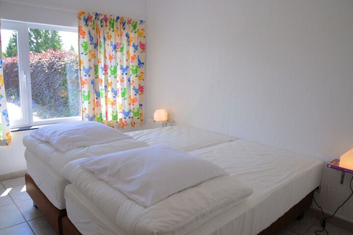 Room 2 of 43