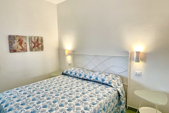 Room 6 of 36