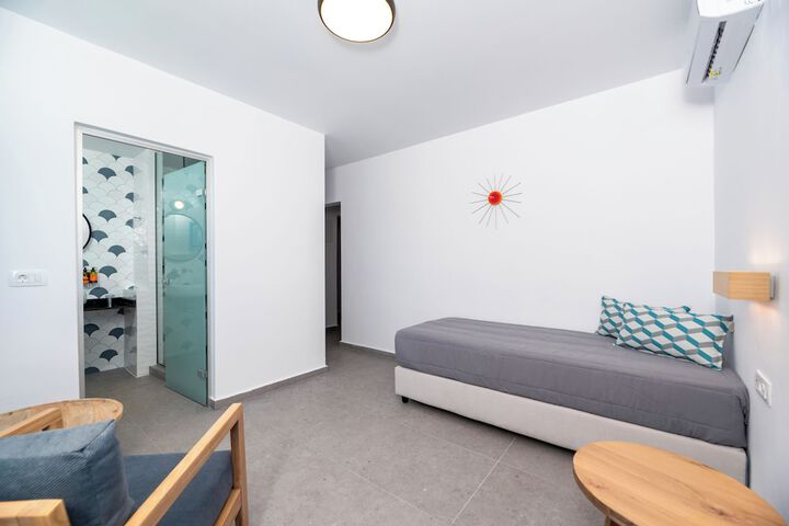 Room 51 of 119