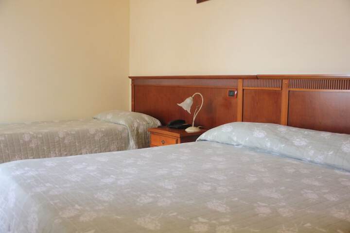 Room 2 of 37
