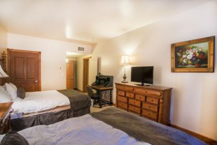 Room 6 of 79