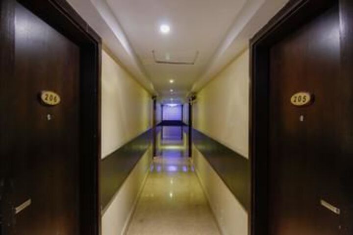 Ballroom/Hall 9 of 18