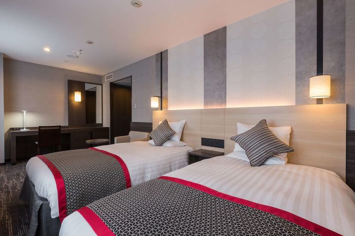 Room 10 of 47