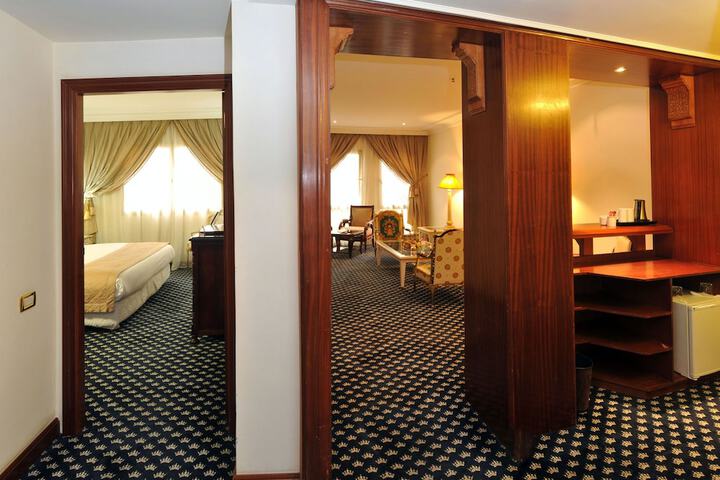 Room 44 of 86