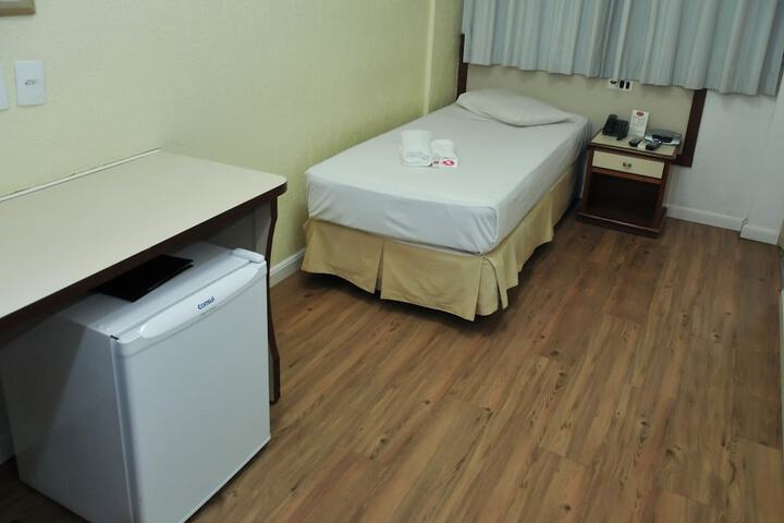 Room 7 of 39