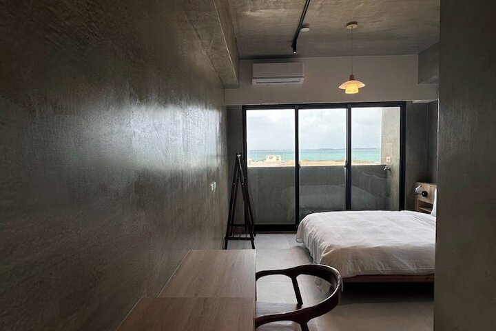 Room 9 of 50