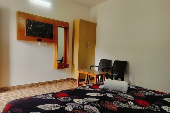 Room 4 of 34
