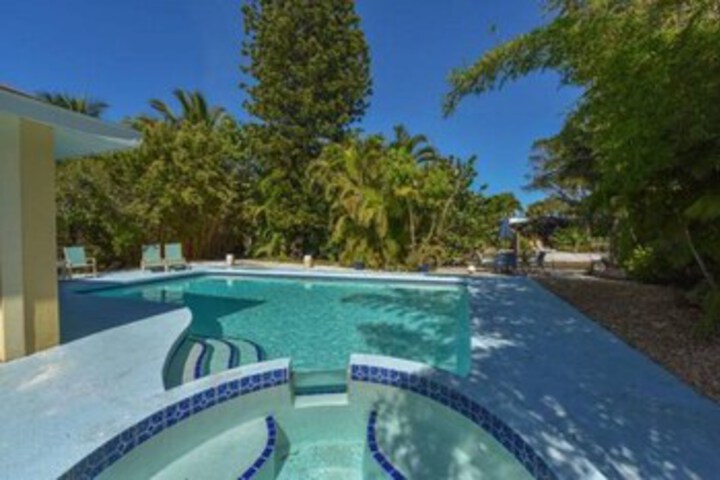 Pool 18 of 27