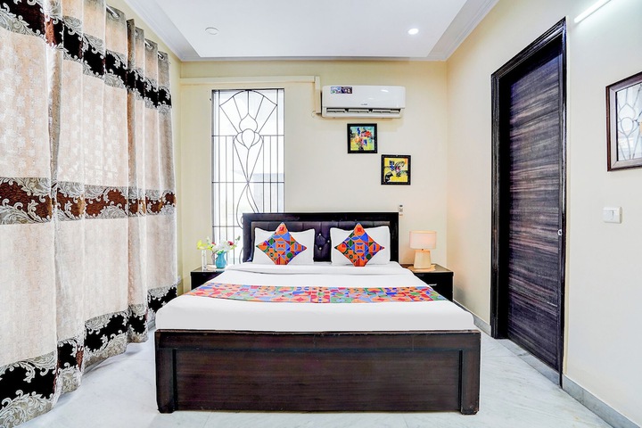 Room 11 of 26