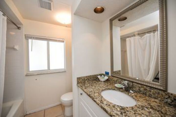 Room 4 of 63