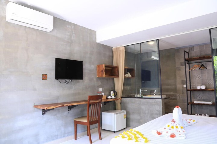 Room 21 of 48