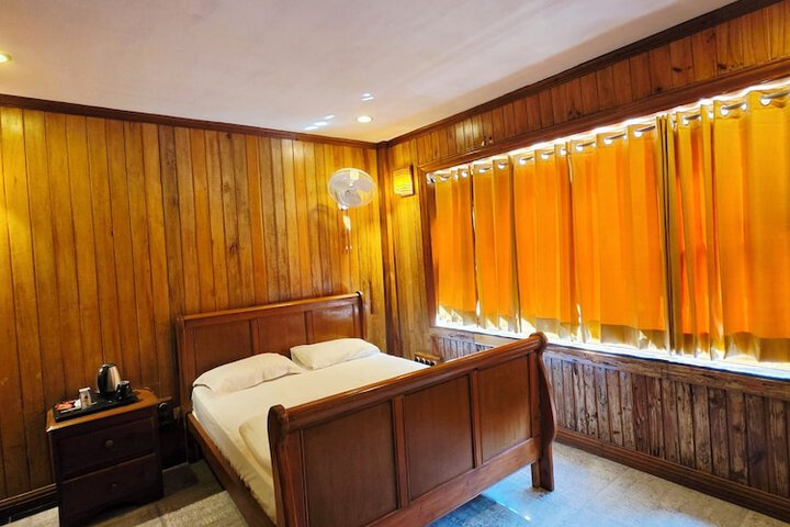 Room 51 of 181