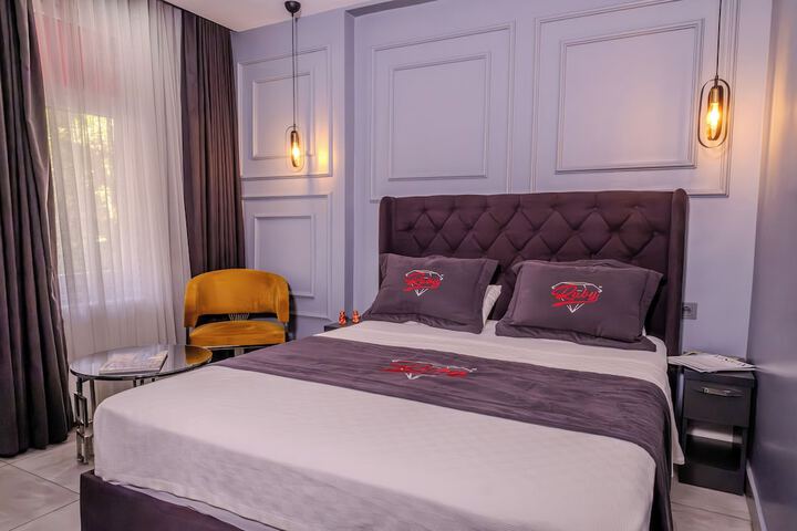 Room 30 of 49