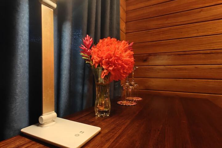 Room 18 of 80