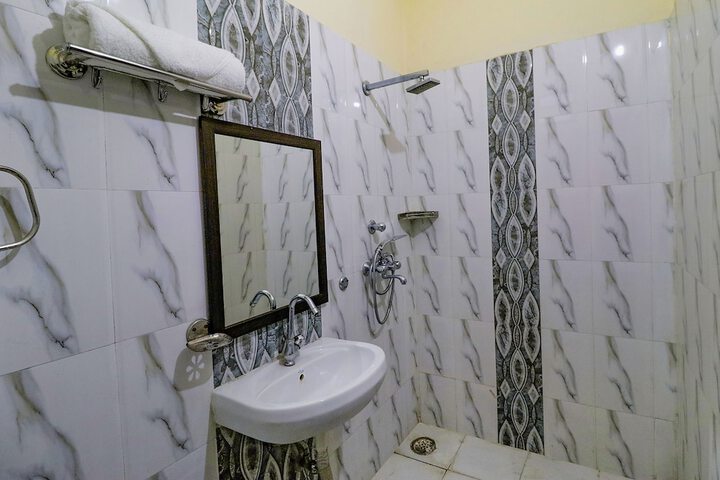 Room 25 of 27